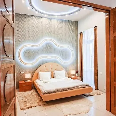 120M2 Luxury Hollywood Condo In The Heart Of The City -Cinema -Private Spa Апартаменты Будапешт