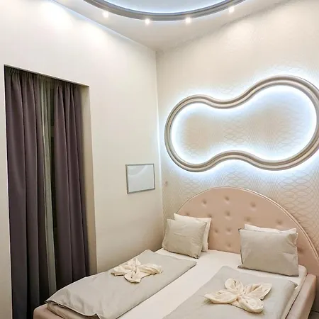 Апартаменты 120M2 Luxury Hollywood Condo In The Heart Of The City -Cinema -Private Spa *