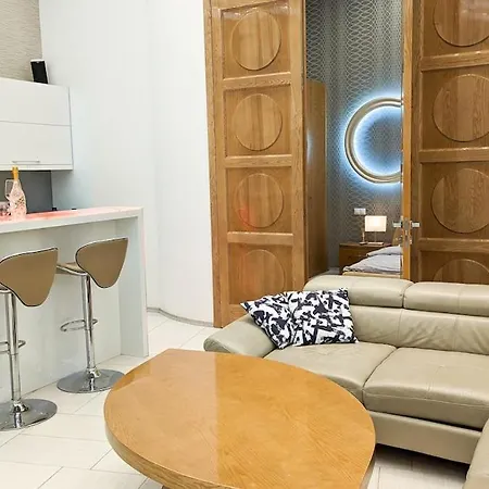 120M2 Luxury Hollywood Condo In The Heart Of The City -Cinema -Private Spa * Будапешт