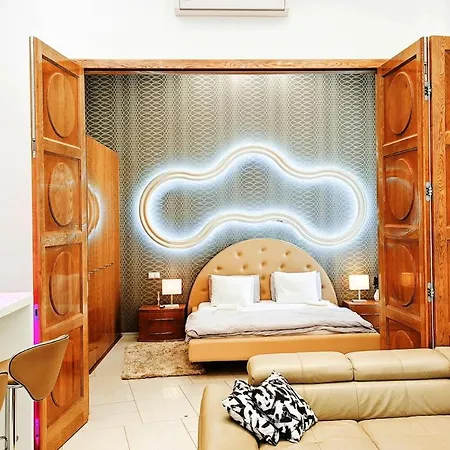 Апартаменты 120M2 Luxury Hollywood Condo In The Heart Of The City -Cinema -Private Spa
